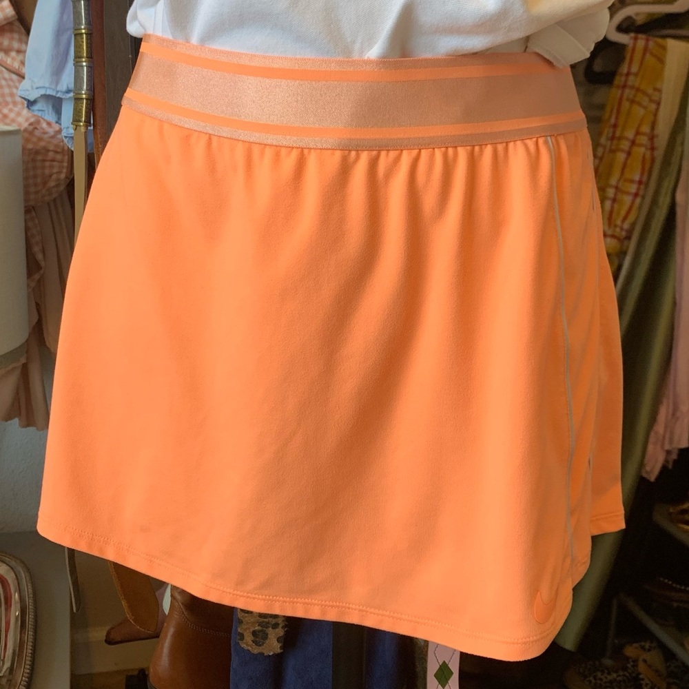 Nike Dri-FIT Athletic Skort in Light Orange with Swoosh monochrome Logo S